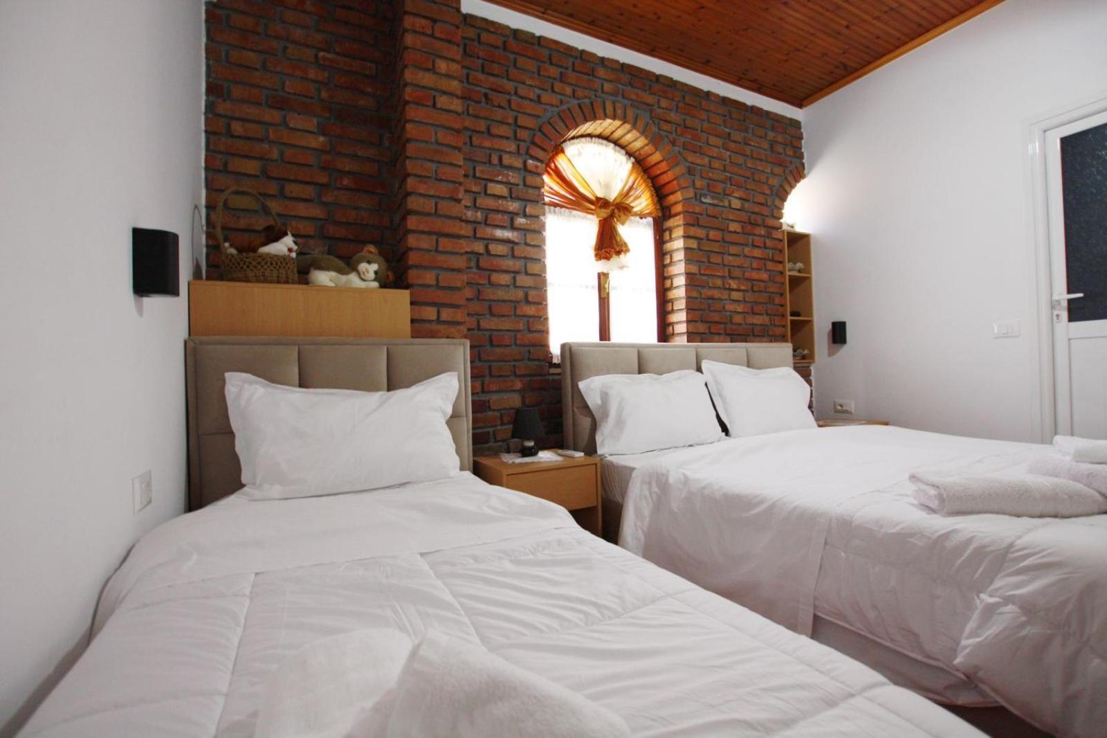 Boutique Buzi 3* Berat