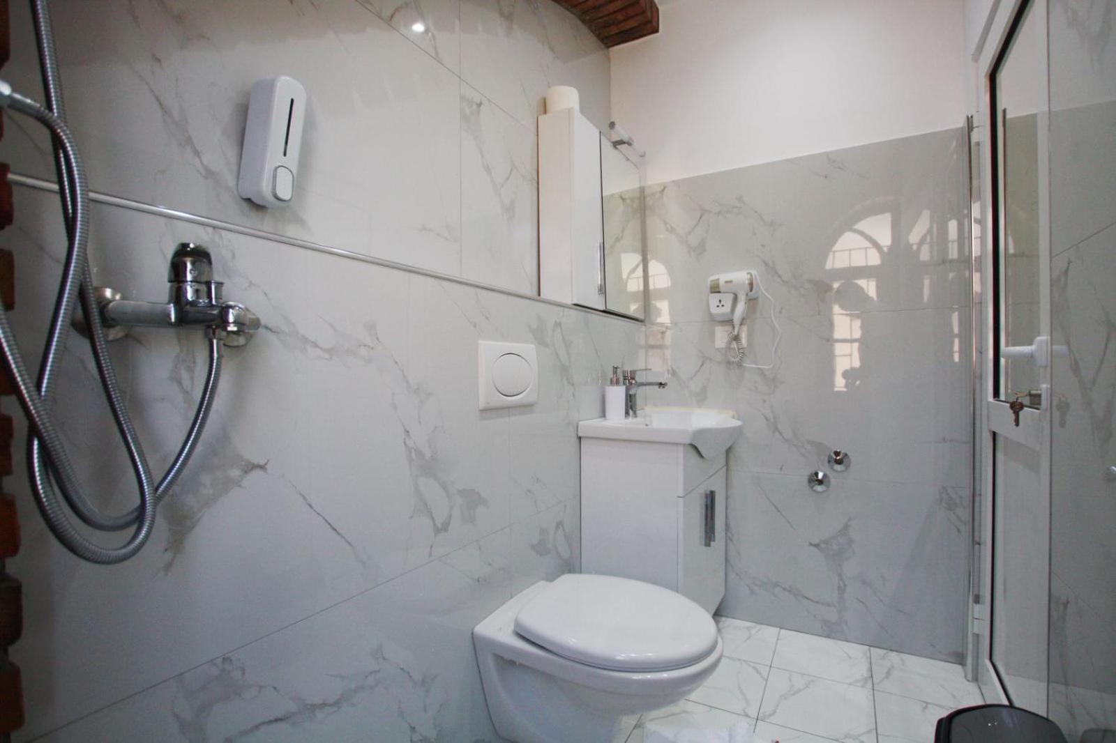 Boutique Buzi 3* Berat
