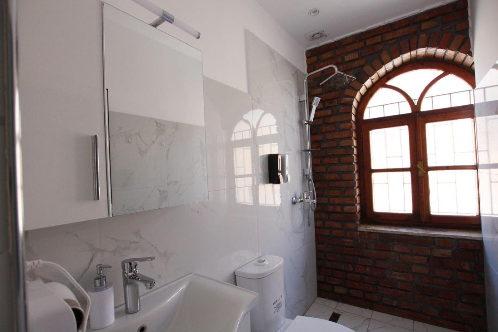 Boutique Buzi 3* Berat