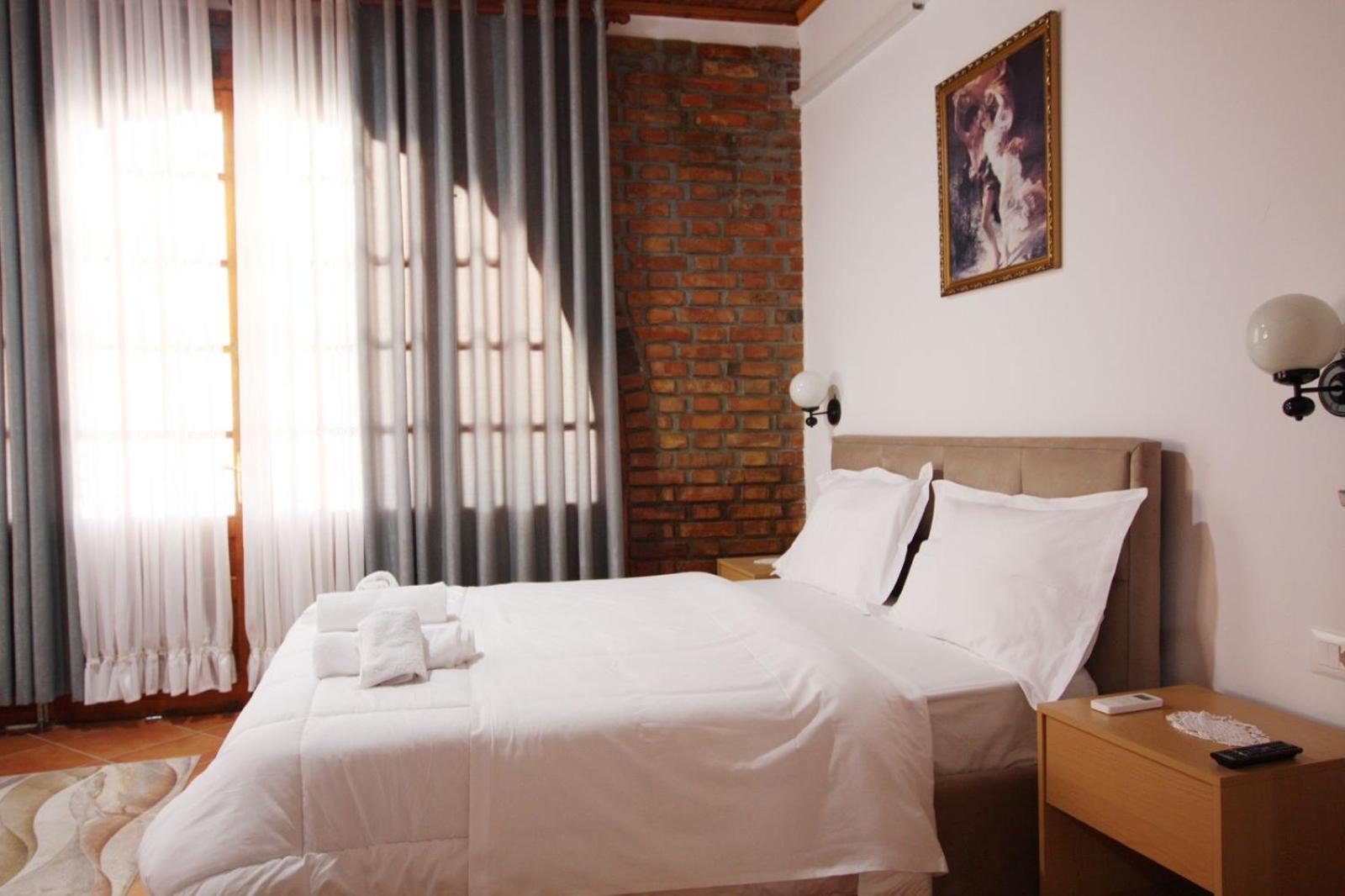 Boutique Buzi 3* Berat